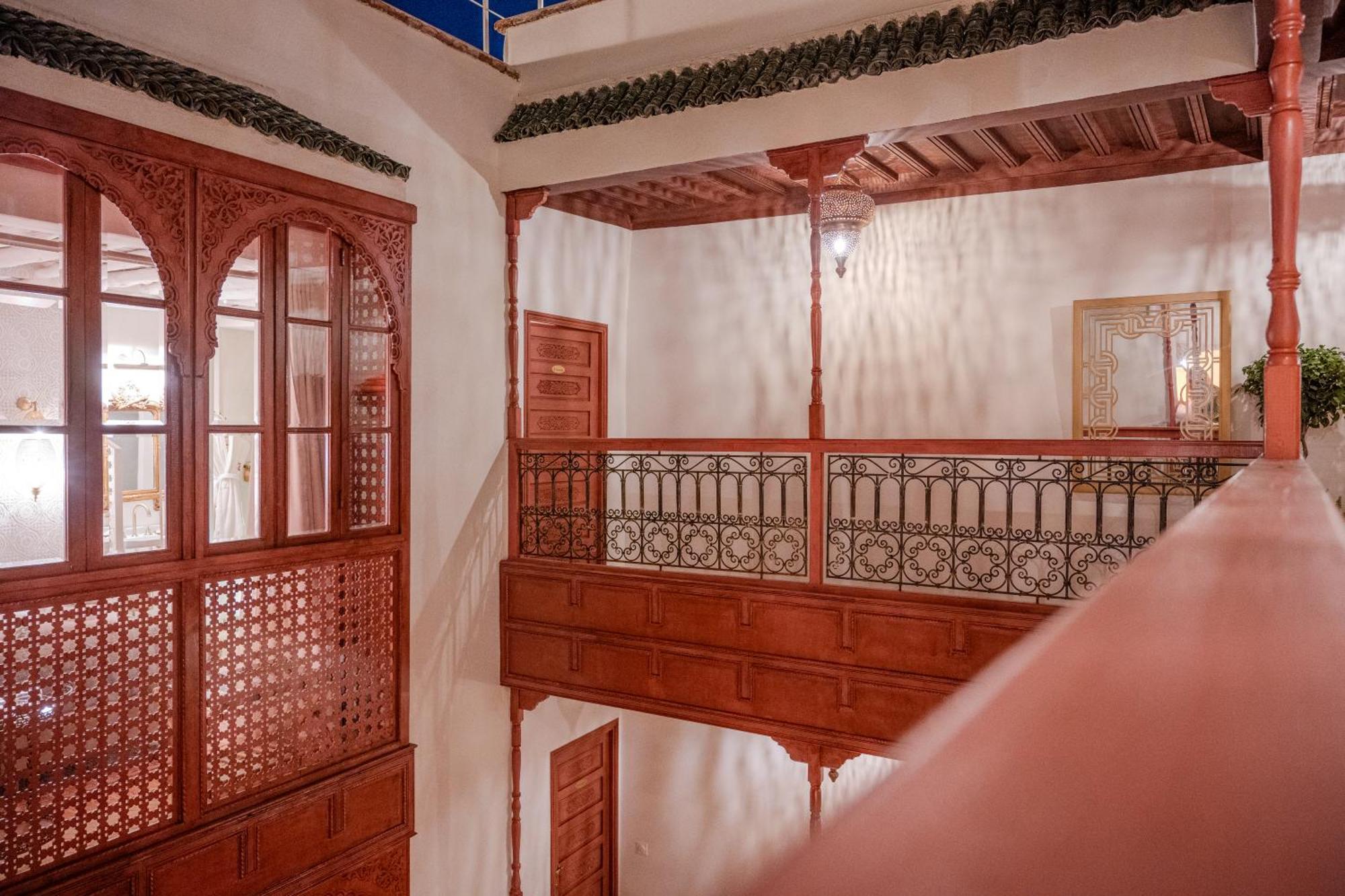 マラケシュ Le Singe Rose Bed & Breakfast エクステリア 写真